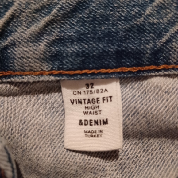 H&M Studded Jeans • Vintage Fit • Straight Leg • Button Fly • Size 32 - Picture 9 of 10